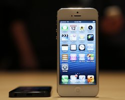 Apple в своей рекламе пошутила над поклонниками Samsung