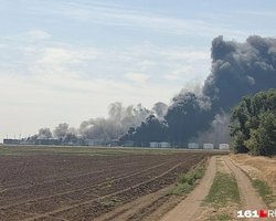 НПЗ у Пролетарську все ще горить: з'явилися нові супутникові знімки з Ростовської області