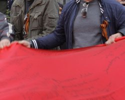 Мужчина, развернувший флаг на львовском Холме Славы, задержан милицией