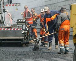 Полностью остановить страну мы не имеем права: Зеленский поручил продолжить "Большое строительство"