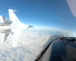 Випробовують Трампа на міцність: п'ять російських військових літаків кружляли біля Аляски