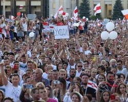 "Тут должно быть фото, но сделать его некому": белорусские СМИ отреагировали на арест фотокорреспондентов