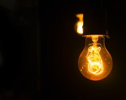 В Украине 3 ноября будут выключать свет: в каких регионах введены графики (фото)