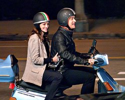 Роман с мотороллером. В прокат выходит комедия с Томом Хэнксом и Джулией Робертс