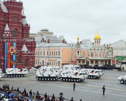 "Такого еще не было": Цимбалюк прокомментировал вероятность удара по параду в Москве (видео)