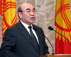 Экс-президент Киргизстана пророчит Бакиеву судьбу Чаушеску