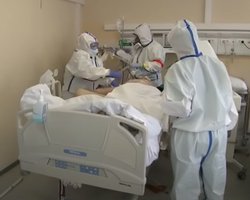 Врач заявил о появлении нового штамма COVID-19 на Закарпатье: "Сгорают за несколько дней"