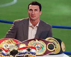 Кличко перенес дату боя с Поветкиным