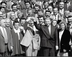 Вечный зов. Почему каждый президент Украины переписывает Конституцию