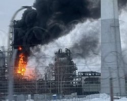 В 2025 ВСУ взорвали больше НПЗ РФ, чем в 22–24: горело на дистанциях 2000–6000 км (карта)