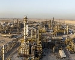 Иран ударил по НПЗ SAMREF в порту Янбу на Красном море: запасной путь для нефти