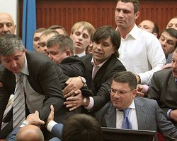 Сладовластие. Зачем богатым местные советы и  кресла мэров