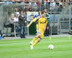 Металлист улетел в Германию, чтобы "хлопнуть дверью"