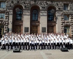 Детский хор "Щедрик" спел гимн УЕФА
