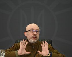 НАБУ провело обыск у экс-министра Резникова: какие "неучтенные" вещи отыскали, — СМИ