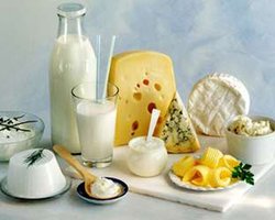 В Москве продолжают изымать из продажи украинский сыр