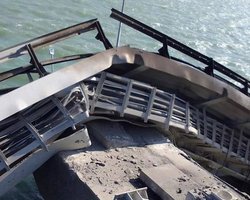 "Намагаються з'їсти керівництво Міноборони". Вибух на Кримському мосту могли організувати російські силовики