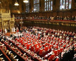 Палата лордов проголосовала за поправки в соглашение по Brexit