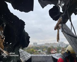 Удар по пологовому у Сумах: у ДСНС показали, як він виглядає після атаки дрона (відео)