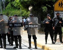 Сеть торговли людьми: Россия вербует жителей Кубы на войну в Украине, — МИД