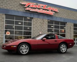 Звезда 90-х: на продажу выставили раритетный 35-летний Corvette без пробега (фото)