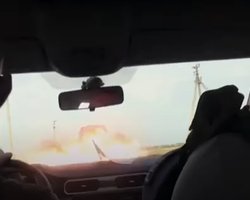 Под Покровском дрон РФ атаковал автомобиль журналистов телеканала "1+1" (видео)