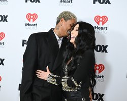 78-летняя Шер вышла на публику с молодым бойфрендом (фото)