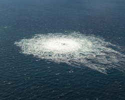 Пробоїни по 8 метрів: в ФРН підтвердили підрив ниток "Північного потоку" (фото)