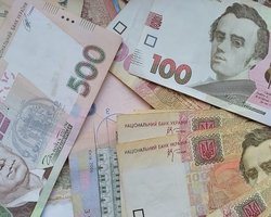 Минимальная зарплата и оклады соцработников вырастут уже с 1 января: что известно