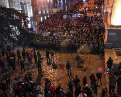Протесты в Грузии: полиция задержала 66 человек, а оппозиция готовит новые акции (фото, видео)