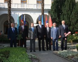 На юбилее Януковича развлекали шутками о Тимошенко