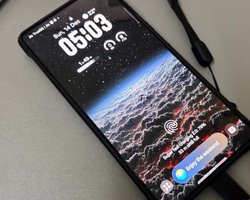 Ваш смартфон заряжается неправильно: эти 3 привычки продлят его жизнь на годы (фото)