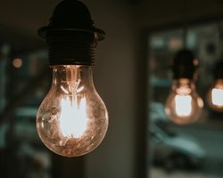 Графики отключений света на 14 февраля: у кого не будет электричества более 16 часов