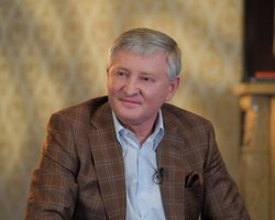 "Сплошная ложь". Ахметов ответил Зеленскому по поводу государственного переворота в Украине