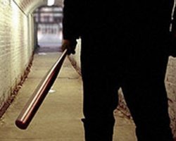 Amazon отозвал из продажи все полицейские дубинки