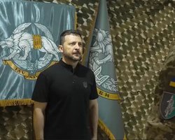 Зеленский приехал в Волчанск и поздравил бойцов ССО с праздником (видео)