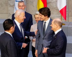 На саммите в Вильнюсе страны "Большой семерки" решили, когда отдадут РФ замороженные активы