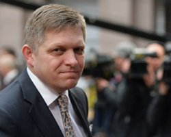 "Как под копирку": Роберт Фицо сравнил покушения на себя и на Дональда Трампа (фото)