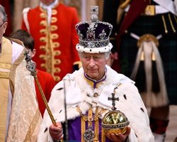 Не привидение принцессы Дианы и не Меган Маркл. Кем оказался "мрачный жнец" с коронации Чарльза ІІІ