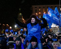 Партию регионов обвинили в эксплуатации молодежи, - СМИ