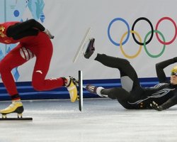 Китай выигрывает первое золото в Сочи