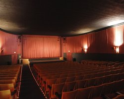 Власти намерены обложить налогом показ кино, - СМИ