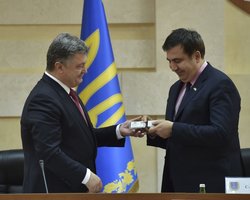 Саакашвили получил документы о лишении гражданства