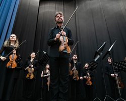 Перемога України. Глядачі столиці влаштували овації відновленому Маріупольському оркестру "Ренесанс"