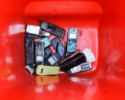 Nokia прекращает выпуск телефонов в Финляндии