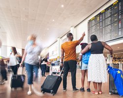 В ЕС сняли ограничения на поездки при наличии COVID-сертификата