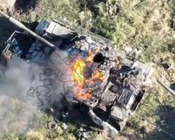 ВСУ применили FPV-дроны и уничтожили два танка Т-72 россиян (видео)