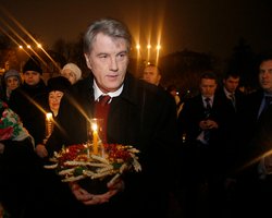 Ющенко: Янукович возле Свечи Голодомора - для меня это событие