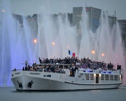 Открытие Олимпиады-2024: лодочная флотилия, колокола Нотр-Дама и зрители под дождем (фото)