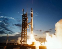 Ракета Протон-М со спутником связи стартовала с космодрома Байконур